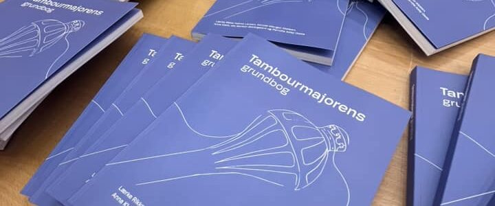 Ny grundbog på vej til alle medlemskorps